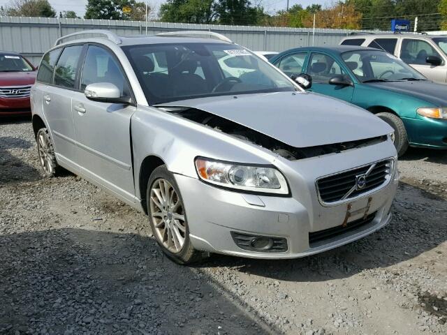 YV1MJ672782391926 - 2008 VOLVO V50 T5 SILVER photo 1