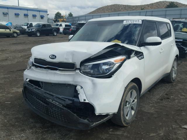 KNDJN2A23G7845766 - 2016 KIA SOUL WHITE photo 2