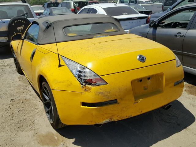 JN1AZ36D35M700006 - 2005 NISSAN 350Z ROADS YELLOW photo 3