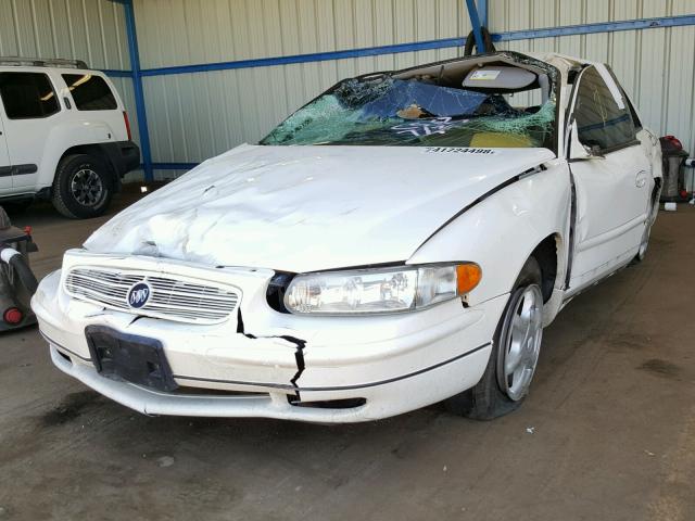 2G4WB52K241179700 - 2004 BUICK REGAL LS WHITE photo 2