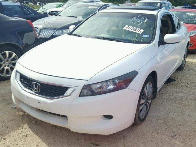 1HGCS11809A008934 - 2009 HONDA ACCORD WHITE photo 2