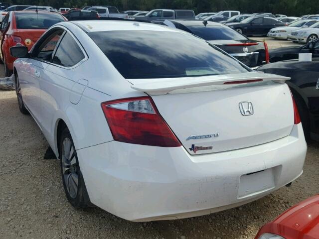 1HGCS11809A008934 - 2009 HONDA ACCORD WHITE photo 3