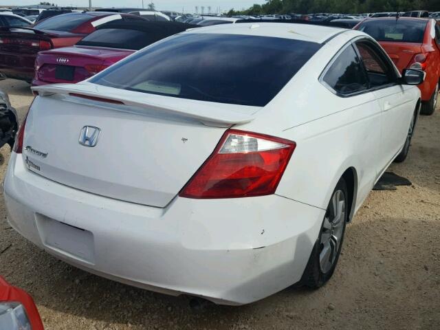 1HGCS11809A008934 - 2009 HONDA ACCORD WHITE photo 4