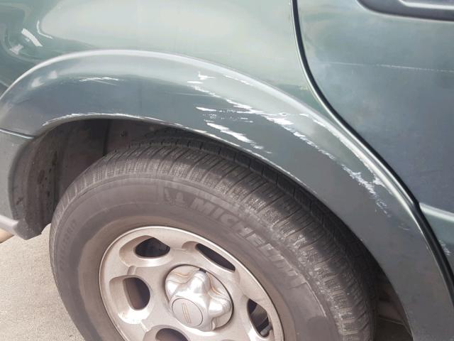 5LMPU28LXWLJ60691 - 1998 LINCOLN NAVIGATOR 绿色 照片 9