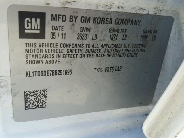 KL1TD5DE7BB251696 - 2011 CHEVROLET AVEO LS WHITE photo 10