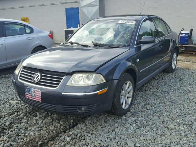 WVWPD63BX4P009708 - 2004 VOLKSWAGEN PASSAT GLS GRAY photo 2