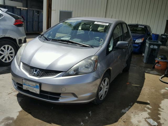 JHMGE88219S072135 - 2009 HONDA FIT GRAY photo 2