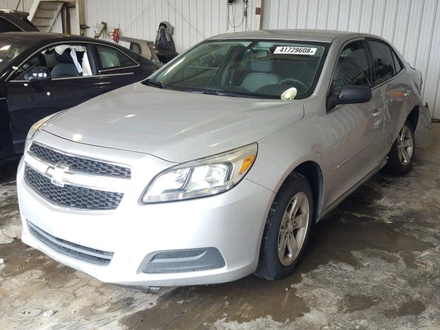 1G11B5SA0DF131863 - 2013 CHEVROLET MALIBU LS 银色 照片 2
