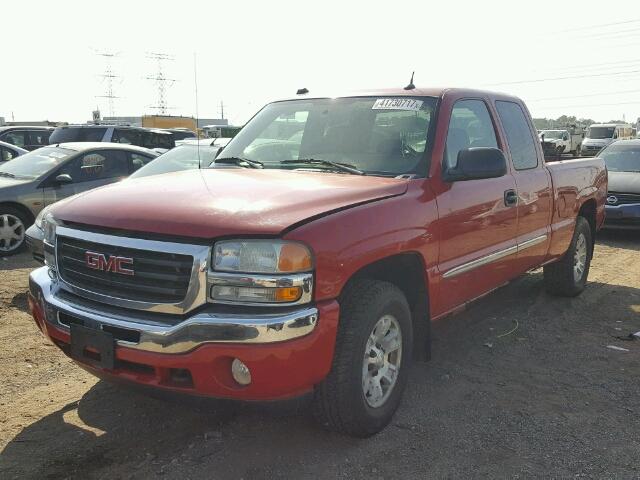 1GTEK19BX5E136396 - 2005 GMC NEW SIERRA RED photo 2