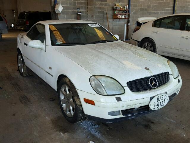 WDBKK47F9WF010311 - 1998 MERCEDES-BENZ SLK 230 KO WHITE photo 1