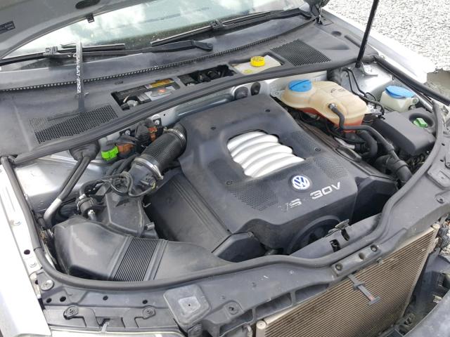 WVWYU63B65E108334 - 2005 VOLKSWAGEN PASSAT GLX 银色 照片 7