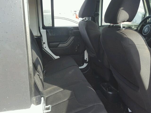 1C4BJWDG3GL274379 - 2016 JEEP WRANGLER U WHITE photo 6