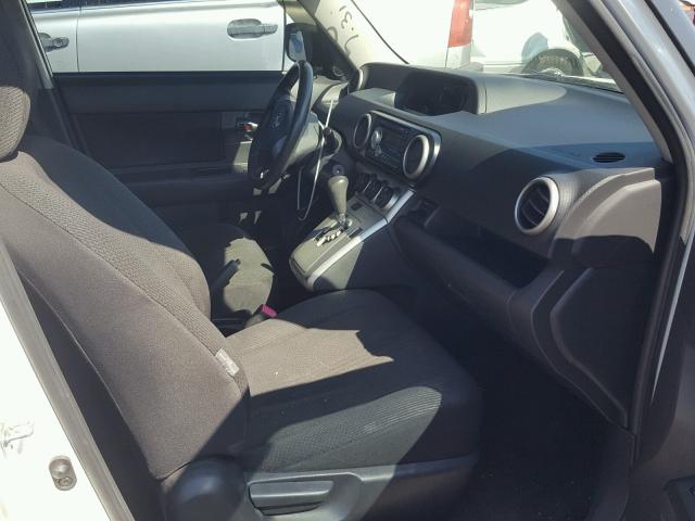 JTLZE4FEXA1106474 - 2010 TOYOTA SCION XB Weiß Foto 5