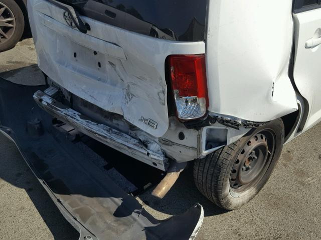JTLZE4FEXA1106474 - 2010 TOYOTA SCION XB Weiß Foto 9