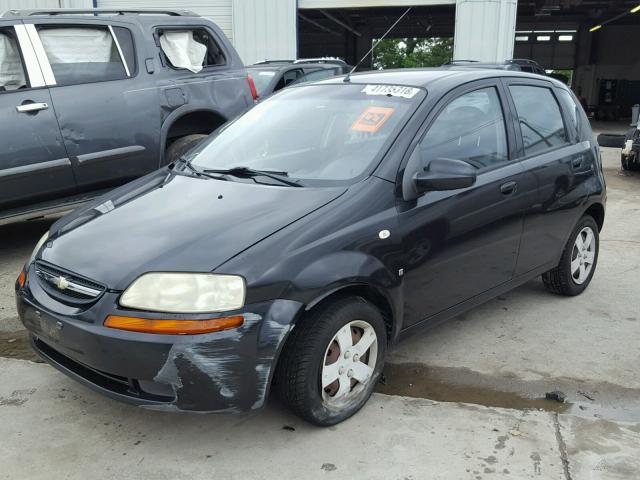 KL1TD66677B743034 - 2007 CHEVROLET AVEO BASE BLACK photo 2