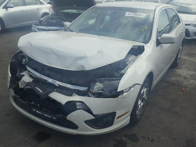 3FAHP0HA7AR138704 - 2010 FORD FUSION SE WHITE photo 2