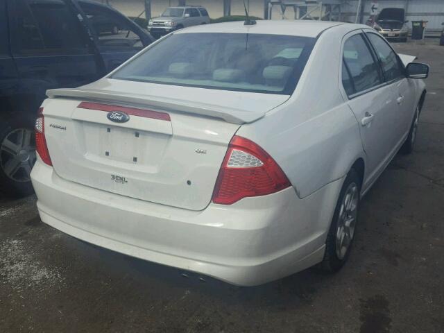 3FAHP0HA7AR138704 - 2010 FORD FUSION SE WHITE photo 4