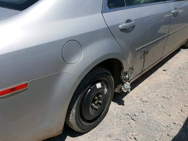 1G1ZC5EU6BF335179 - 2011 CHEVROLET MALIBU 1LT ვერცხლისფერი ფოტო 9