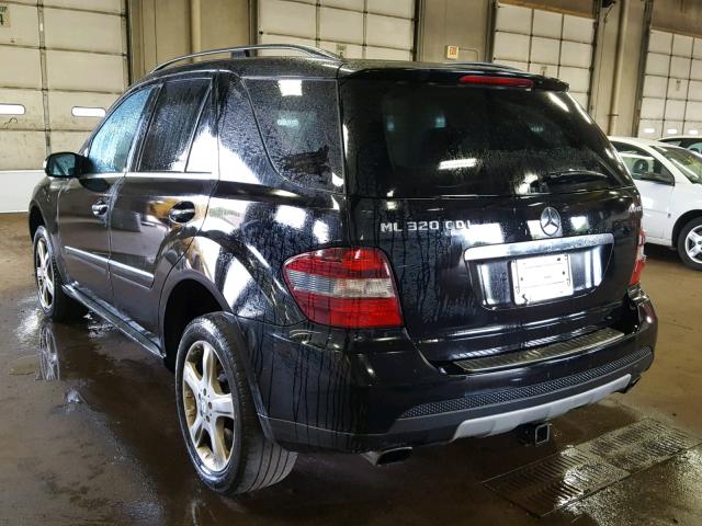 4JGBB22E58A427960 - 2008 MERCEDES-BENZ ML 320 CDI BLACK photo 3