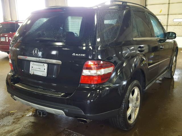 4JGBB22E58A427960 - 2008 MERCEDES-BENZ ML 320 CDI BLACK photo 4