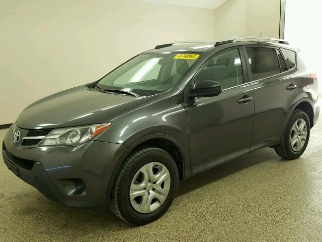 2T3ZFREV6FW153226 - 2015 TOYOTA RAV4 LE GRAY photo 2