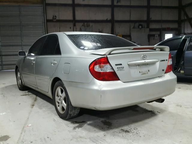 4T1BF32K02U520732 - 2002 TOYOTA CAMRY LE SILVER photo 3