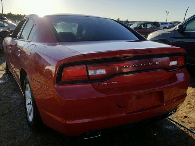 2C3CDXBG6DH637436 - 2013 DODGE CHARGER SE RED photo 3