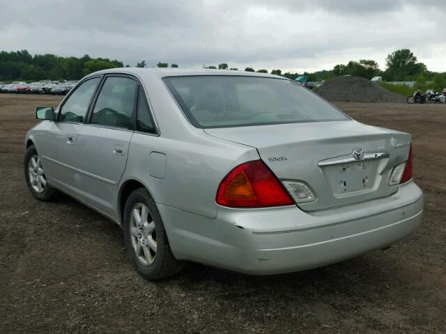 4T1BF28B12U259077 - 2002 TOYOTA AVALON XL SILVER photo 3