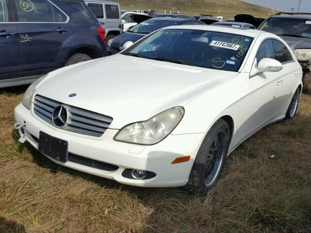 WDDDJ75XX6A017958 - 2006 MERCEDES-BENZ CLS WHITE photo 2