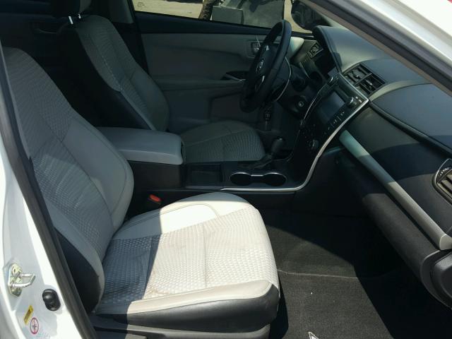 4T1BF1FK5FU484816 - 2015 TOYOTA CAMRY LE WHITE photo 5