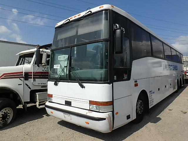 YE2TC61B2W2043040 - 1998 VAN HOOL TRANSIT BU WHITE photo 2