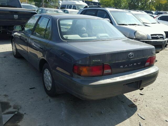 4T1BG12K2TU908788 - 1996 TOYOTA CAMRY DX GRAY photo 3