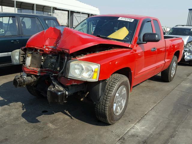 1D7HE42J75S326168 - 2005 DODGE DAKOTA SLT RED photo 2