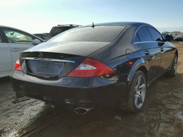 WDDDJ75X06A015619 - 2006 MERCEDES-BENZ CLS 500C BLACK photo 4