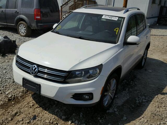 WVGAV7AX0CW552895 - 2012 VOLKSWAGEN TIGUAN S WHITE photo 2