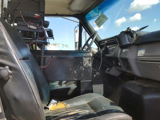 1FDXF80E9VVA03878 - 1997 FORD F800 WHITE photo 5