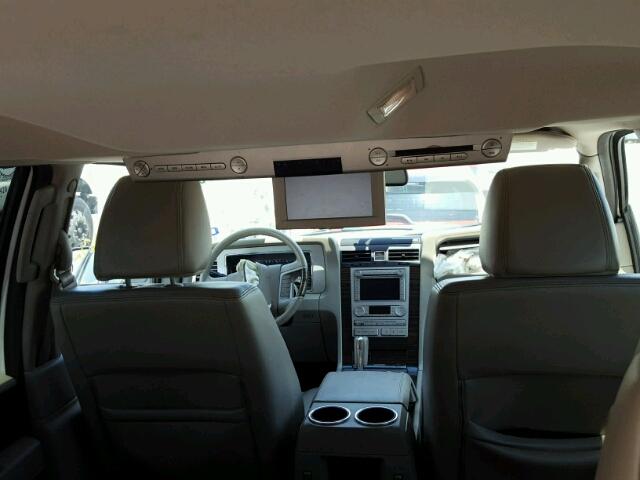 5LMJJ2H50AEJ03624 - 2010 LINCOLN NAVIGATOR WHITE photo 9