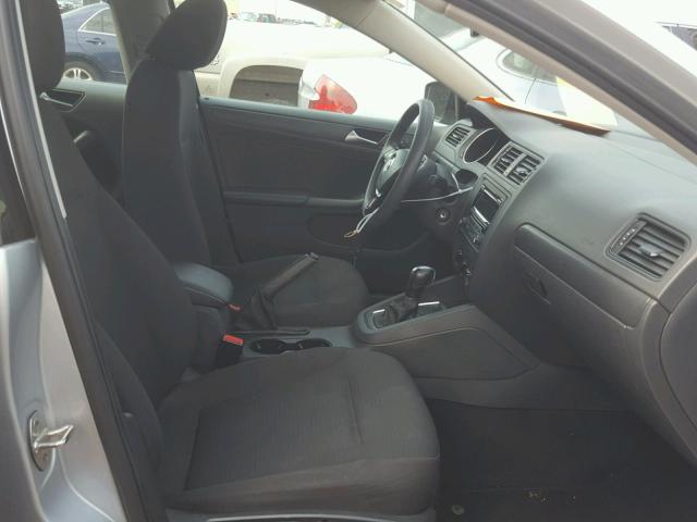 3VW2K7AJ7FM320034 - 2015 VOLKSWAGEN JETTA BASE 银色 照片 5