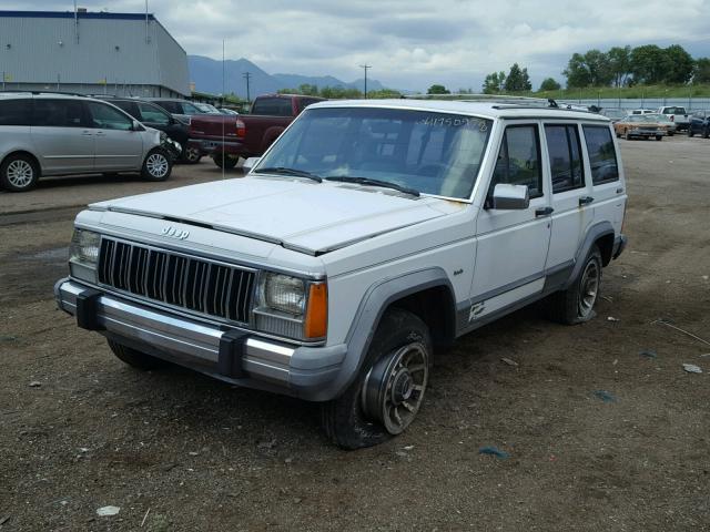 1J4FJ58L7LL160067 - 1990 JEEP CHEROKEE WHITE photo 2