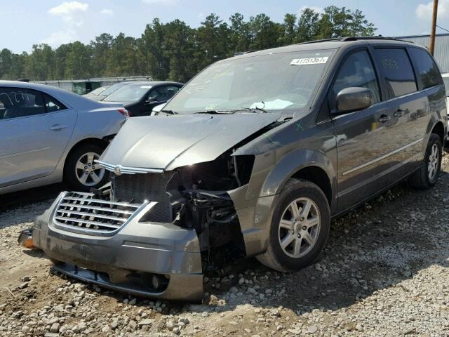 2A4RR5D14AR241221 - 2010 CHRYSLER TOWN & COU GRAY photo 2