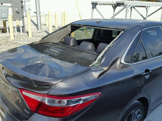 4T1BF1FKXFU061584 - 2015 TOYOTA CAMRY GRAY photo 9