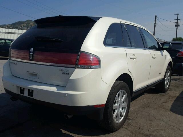 2LMDU88C58BJ38257 - 2008 LINCOLN MKX WHITE photo 4