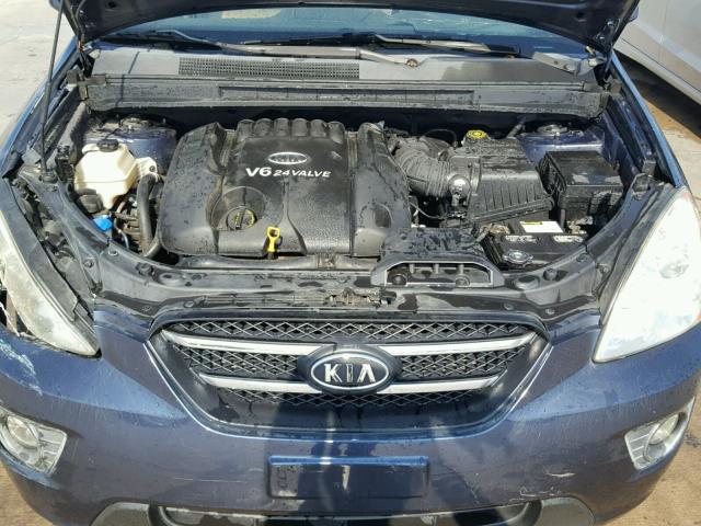 KNAFG526677057757 - 2007 KIA RONDO LX BLUE photo 7