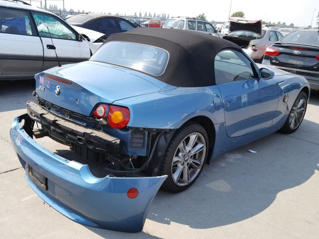 4USBT53443LU04797 - 2003 BMW Z4 3.0 BLUE photo 4