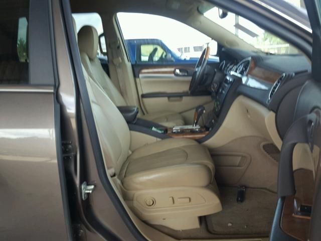 5GAKRBED2BJ312051 - 2011 BUICK ENCLAVE CX BROWN photo 5