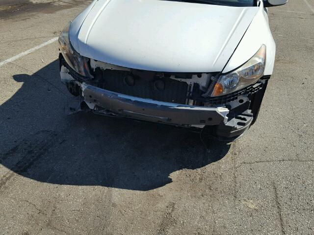 1HGCP36899A009456 - 2009 HONDA ACCORD WHITE photo 9