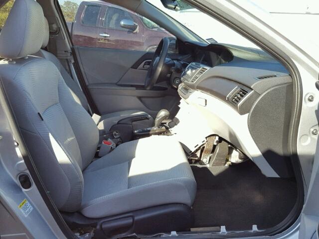 1HGCR2F32EA086320 - 2014 HONDA ACCORD SILVER photo 5