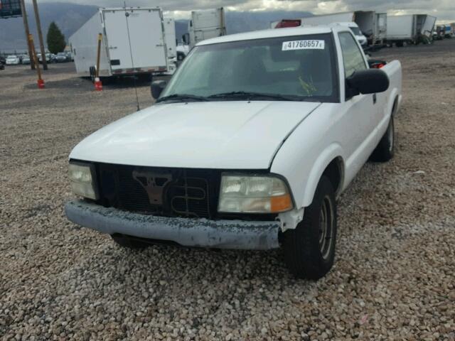 1GTCS145118237649 - 2001 GMC SONOMA WHITE photo 2