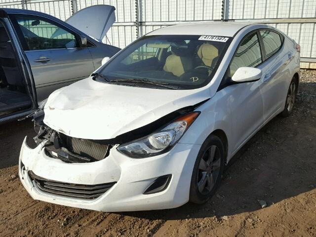 5NPDH4AE4DH408716 - 2013 HYUNDAI ELANTRA GL WHITE photo 2