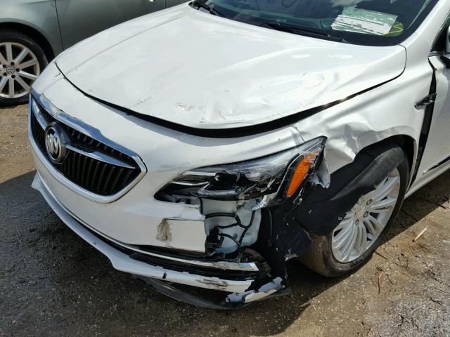 1G4ZR5SZ7JU124388 - 2018 BUICK LACROSSE P WHITE photo 9